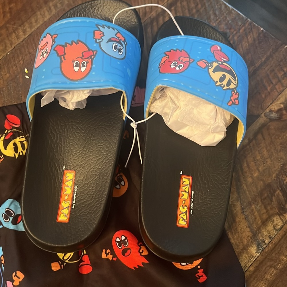 Pac-Man Pjs set with slippers NEW SZ 8